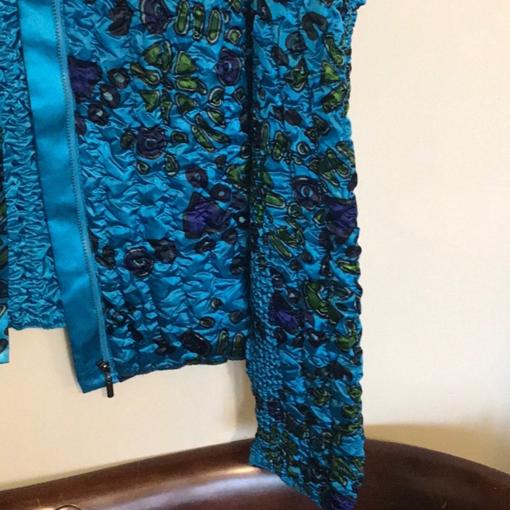 Unique Puff Popcorn Style Jacket By Ruby Red. Sz L - image 4